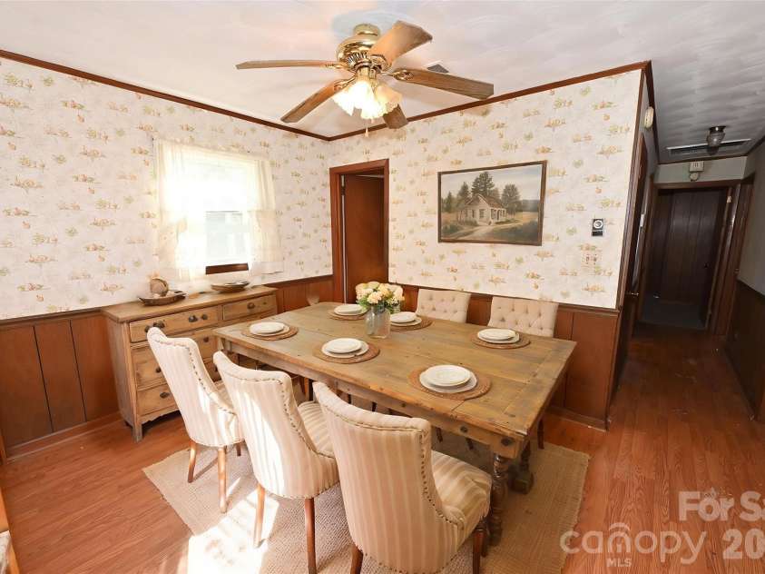 1026 Quail Hill Avenue, Newton, NC 28658.  MLS# CAR4405833, YatesRealty ID 41154. Virtually Staged Dining