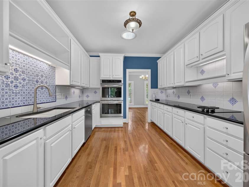 5300 Camilla Lane, Waxhaw, NC 28173.  MLS# CAR4406404, YatesRealty ID 41155. 