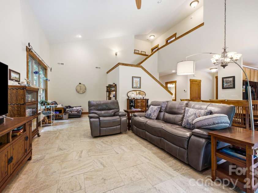 101 Reeds Creek Road, Fairview, NC 28730.  MLS# CAR4409331, YatesRealty ID 41158. Great Room