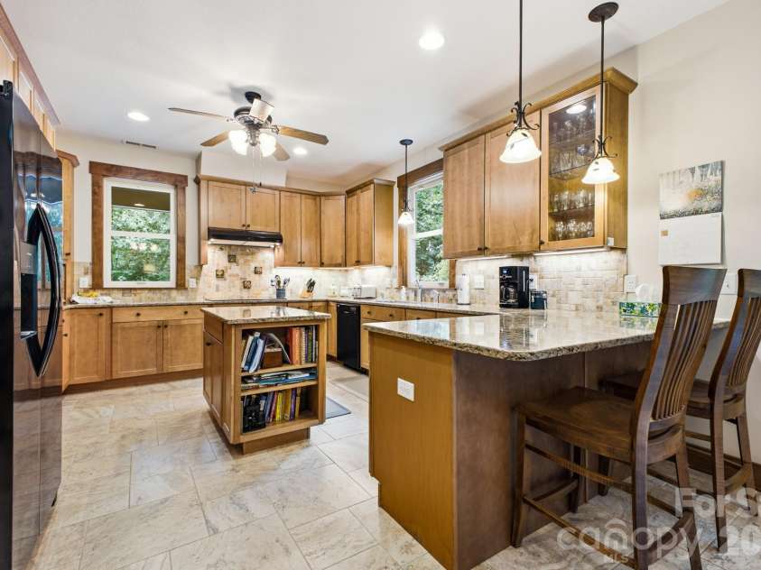 101 Reeds Creek Road, Fairview, NC 28730.  MLS# CAR4409331, YatesRealty ID 41158. Kitchen w/breakfast bar