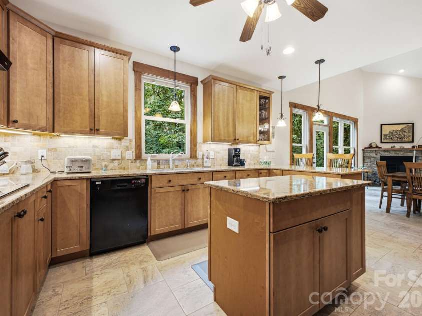 101 Reeds Creek Road, Fairview, NC 28730.  MLS# CAR4409331, YatesRealty ID 41158. Kitchen w/island