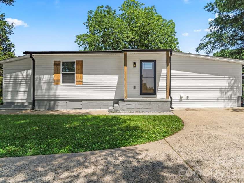5740 Crouse Road, Crouse, NC 28033.  MLS# CAR4328646, YatesRealty ID 4116. Front of house