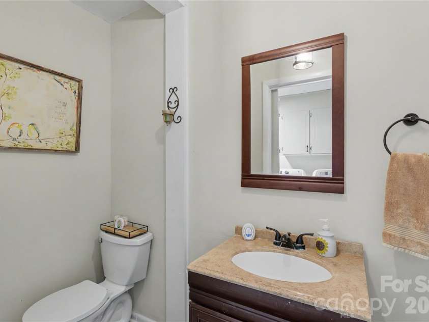 33610 Aaron Road, Albemarle, NC 28001.  MLS# CAR4419659, YatesRealty ID 41161. Hal Bath
