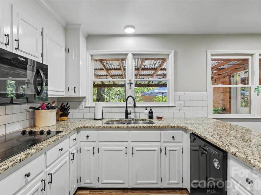 33610 Aaron Road, Albemarle, NC 28001.  MLS# CAR4419659, YatesRealty ID 41161. Kitchen