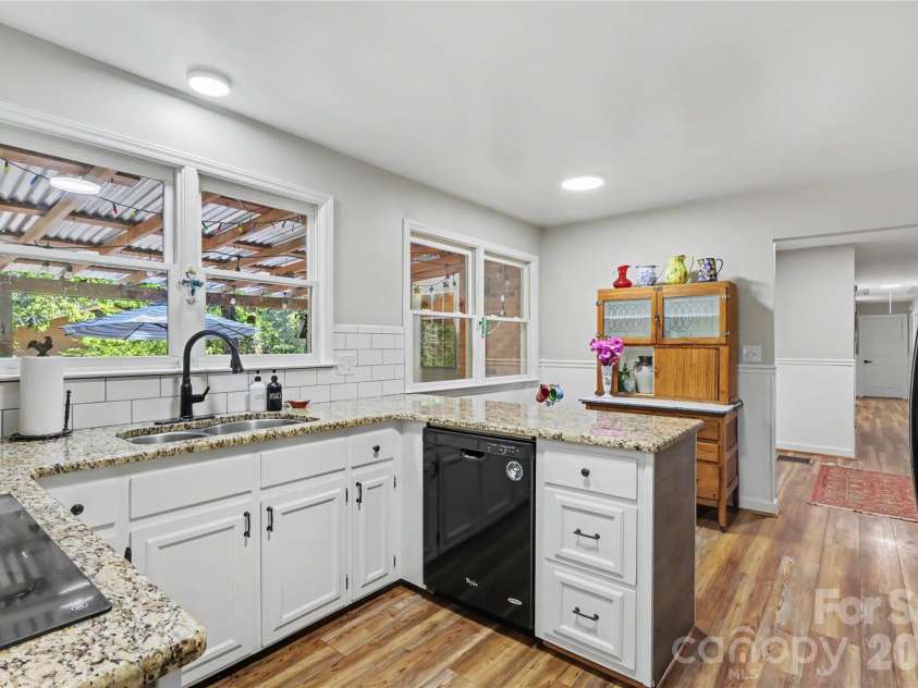 33610 Aaron Road, Albemarle, NC 28001.  MLS# CAR4419659, YatesRealty ID 41161. Kitchen