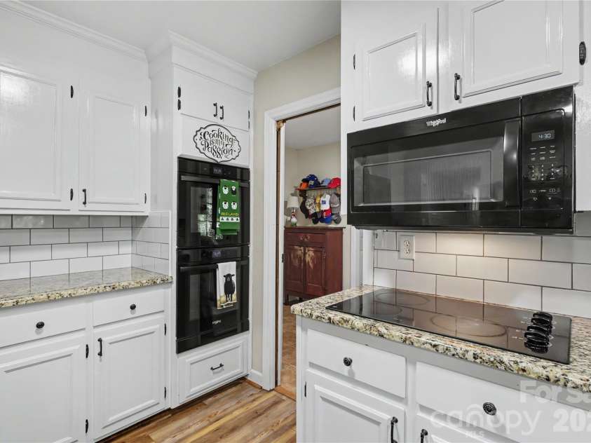 33610 Aaron Road, Albemarle, NC 28001.  MLS# CAR4419659, YatesRealty ID 41161. Kitchen