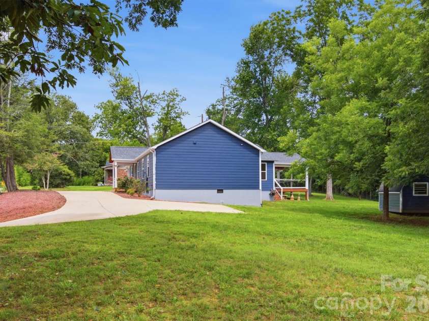 1515 Berkley Street, Lenoir, NC 28645.  MLS# CAR4404445, YatesRealty ID 41162. 