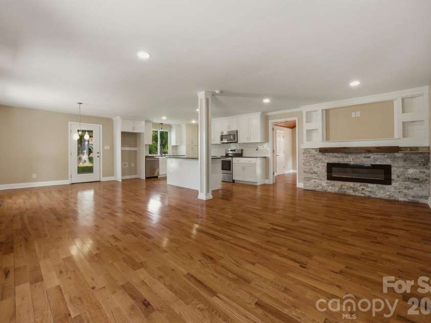 1515 Berkley Street, Lenoir, NC 28645.  MLS# CAR4404445, YatesRealty ID 41162. 
