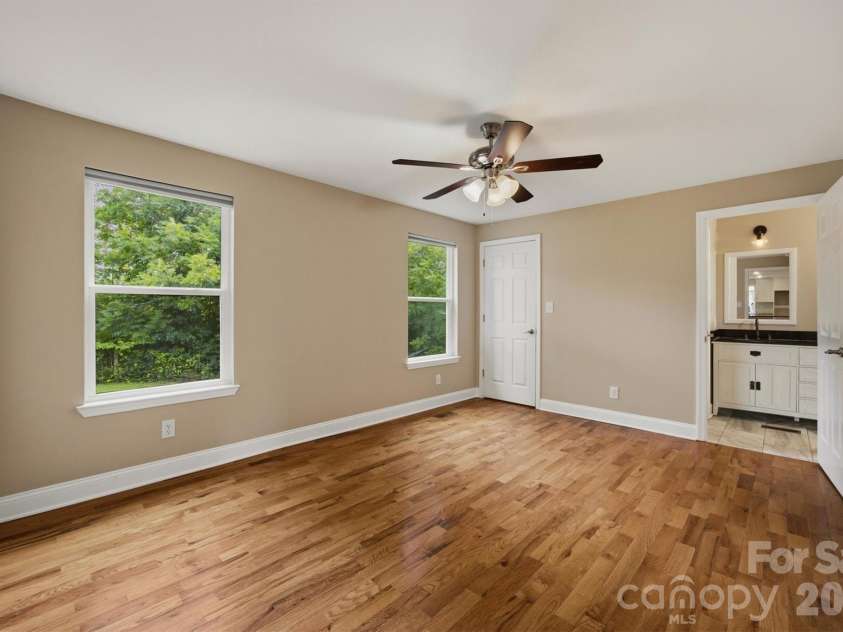 1515 Berkley Street, Lenoir, NC 28645.  MLS# CAR4404445, YatesRealty ID 41162. 