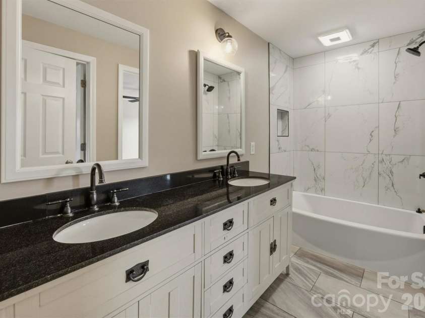 1515 Berkley Street, Lenoir, NC 28645.  MLS# CAR4404445, YatesRealty ID 41162. 