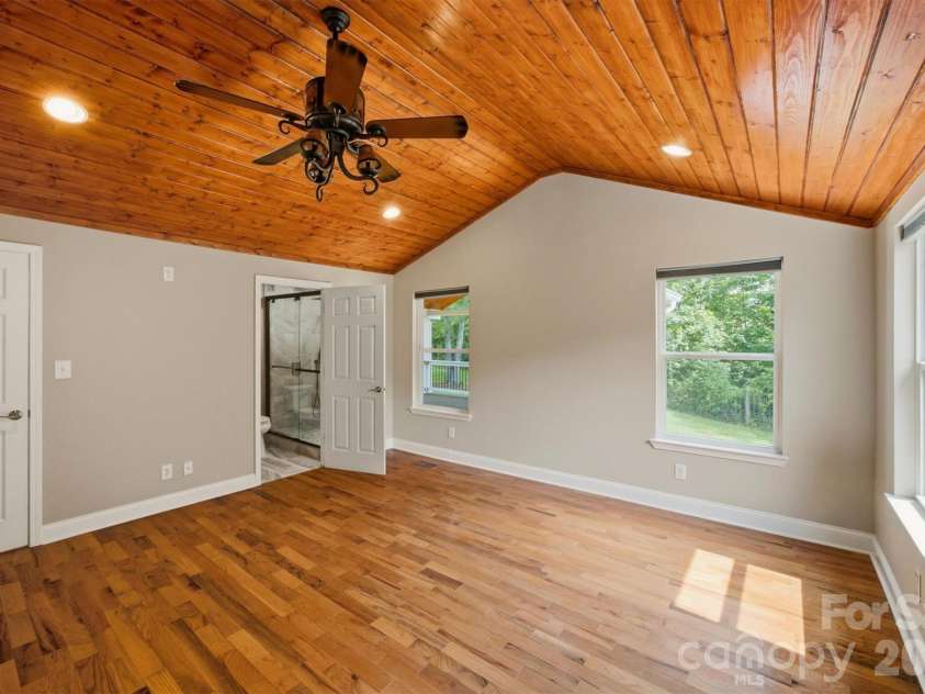 1515 Berkley Street, Lenoir, NC 28645.  MLS# CAR4404445, YatesRealty ID 41162. 