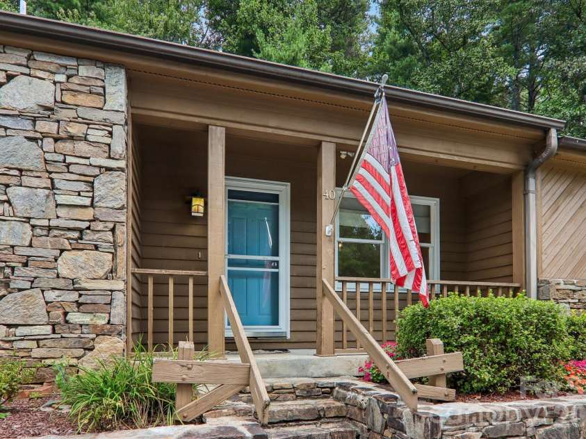 40 Sagebrush Circle, Etowah, NC 28729.  MLS# CAR4409393, YatesRealty ID 41163. 