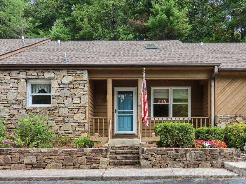 40 Sagebrush Circle, Etowah, NC 28729.  MLS# CAR4409393, YatesRealty ID 41163. 