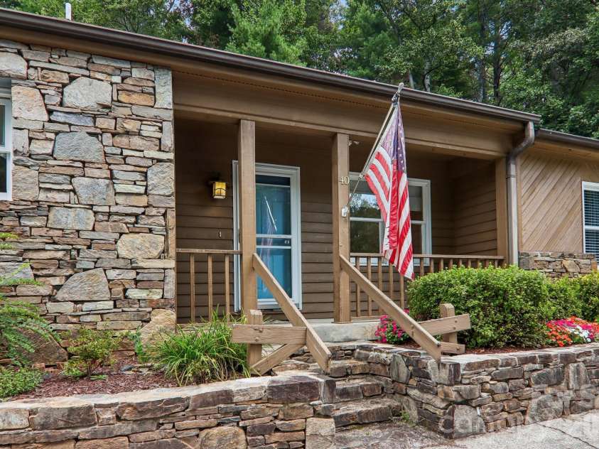 40 Sagebrush Circle, Etowah, NC 28729.  MLS# CAR4409393, YatesRealty ID 41163. 