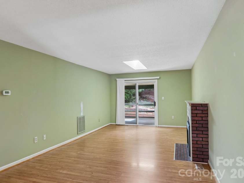 40 Sagebrush Circle, Etowah, NC 28729.  MLS# CAR4409393, YatesRealty ID 41163. 
