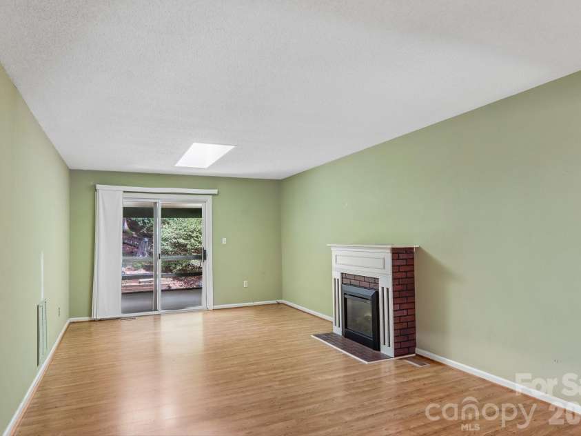 40 Sagebrush Circle, Etowah, NC 28729.  MLS# CAR4409393, YatesRealty ID 41163. 
