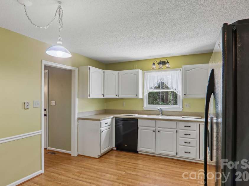 40 Sagebrush Circle, Etowah, NC 28729.  MLS# CAR4409393, YatesRealty ID 41163. 