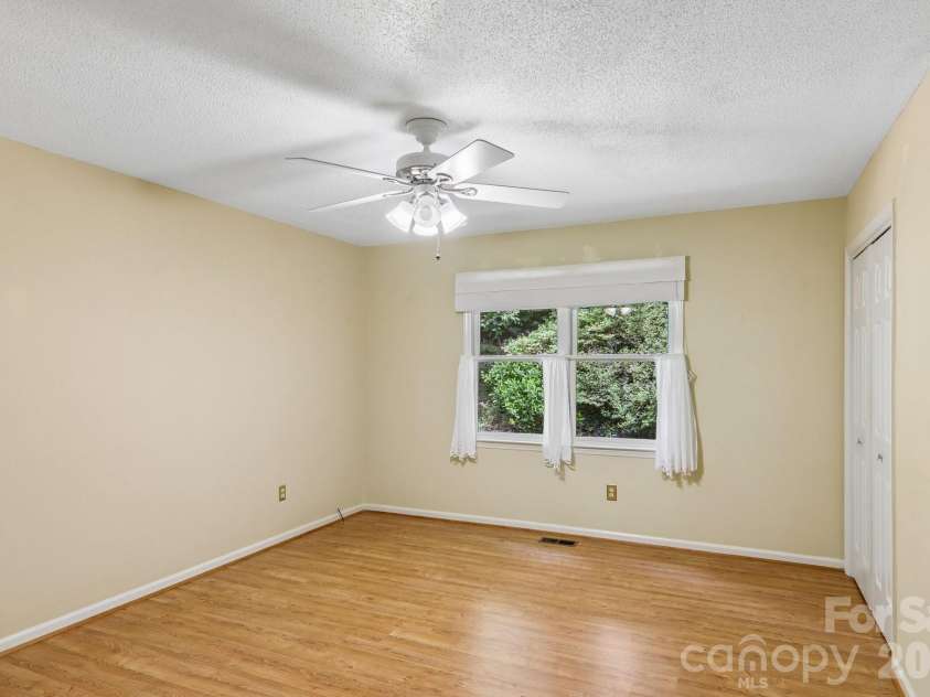 40 Sagebrush Circle, Etowah, NC 28729.  MLS# CAR4409393, YatesRealty ID 41163. 