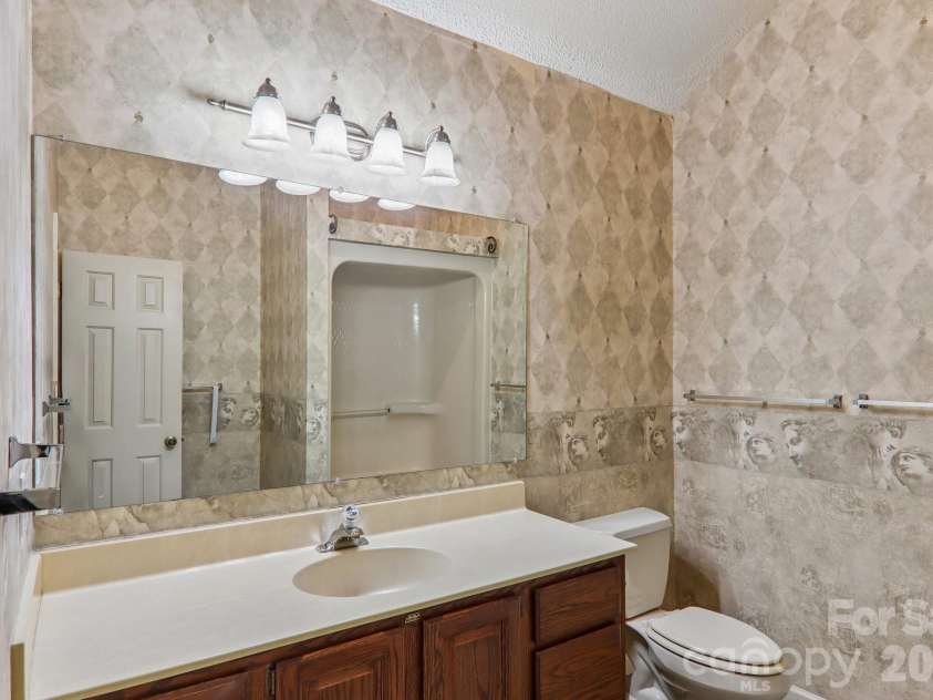 40 Sagebrush Circle, Etowah, NC 28729.  MLS# CAR4409393, YatesRealty ID 41163. 