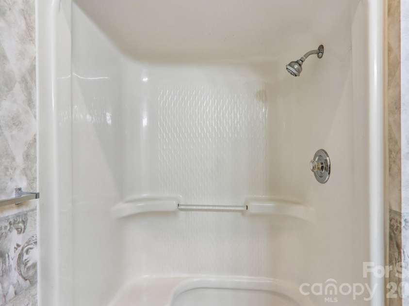 40 Sagebrush Circle, Etowah, NC 28729.  MLS# CAR4409393, YatesRealty ID 41163. 