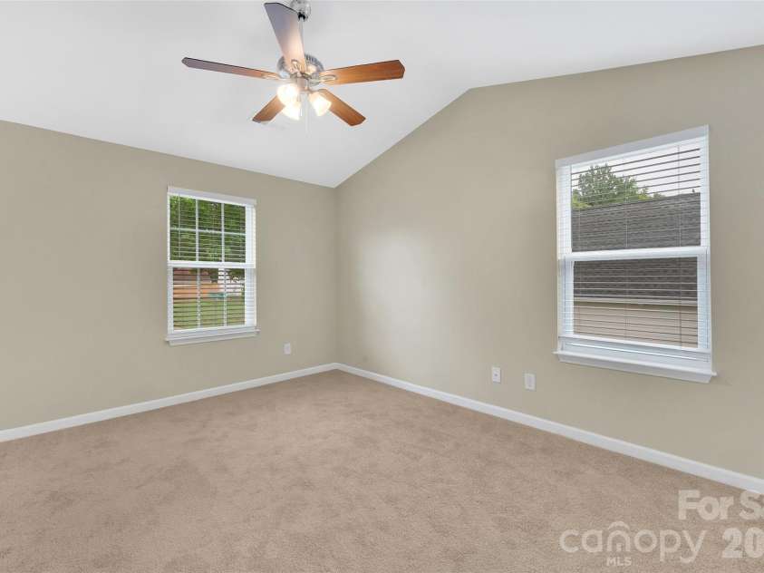 8500 Four Sisters Lane, Charlotte, NC 28215.  MLS# CAR4404292, YatesRealty ID 41164. 
