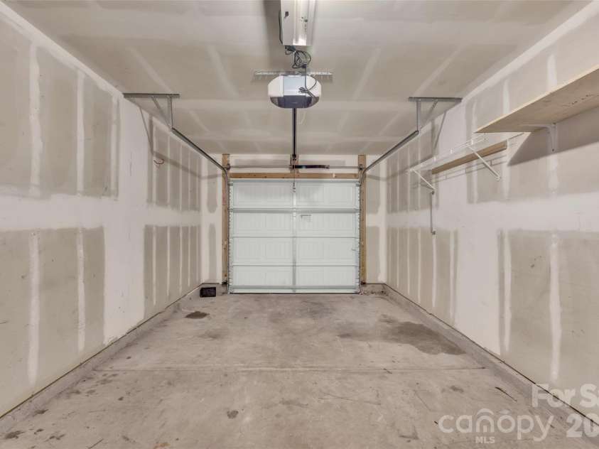 8500 Four Sisters Lane, Charlotte, NC 28215.  MLS# CAR4404292, YatesRealty ID 41164. 