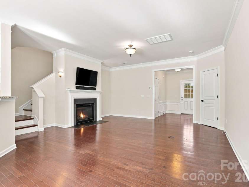 4148 Park South Station Boulevard, Charlotte, NC 28210.  MLS# CAR4406700, YatesRealty ID 41165. 