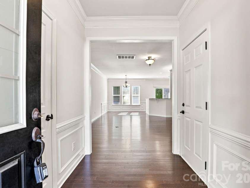 4148 Park South Station Boulevard, Charlotte, NC 28210.  MLS# CAR4406700, YatesRealty ID 41165. 