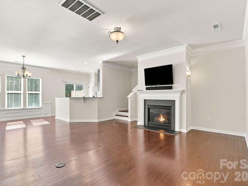 4148 Park South Station Boulevard, Charlotte, NC 28210.  MLS# CAR4406700, YatesRealty ID 41165. 