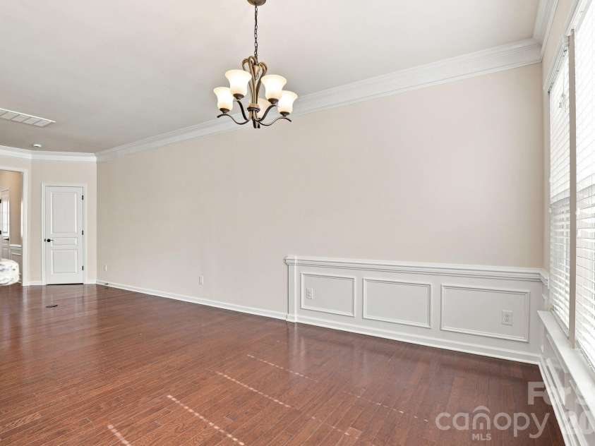 4148 Park South Station Boulevard, Charlotte, NC 28210.  MLS# CAR4406700, YatesRealty ID 41165. 