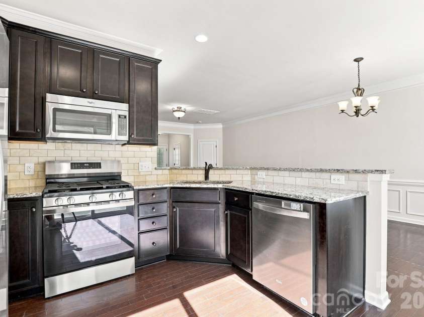 4148 Park South Station Boulevard, Charlotte, NC 28210.  MLS# CAR4406700, YatesRealty ID 41165. 