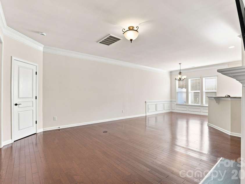 4148 Park South Station Boulevard, Charlotte, NC 28210.  MLS# CAR4406700, YatesRealty ID 41165. 
