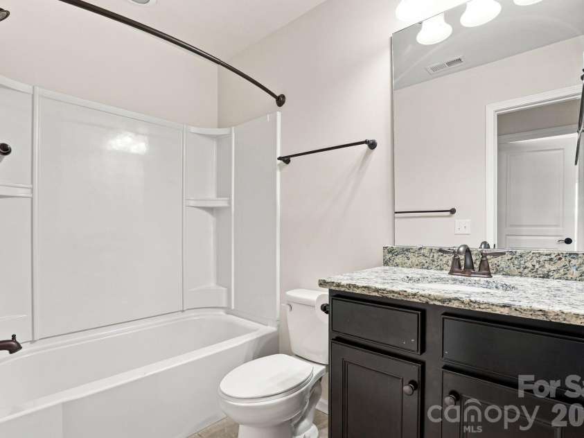 4148 Park South Station Boulevard, Charlotte, NC 28210.  MLS# CAR4406700, YatesRealty ID 41165. 
