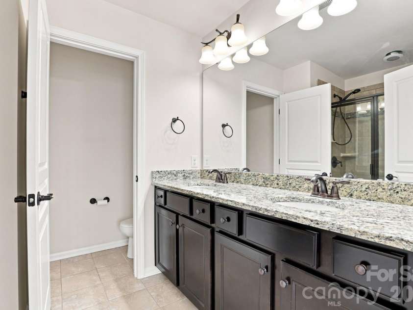 4148 Park South Station Boulevard, Charlotte, NC 28210.  MLS# CAR4406700, YatesRealty ID 41165. 