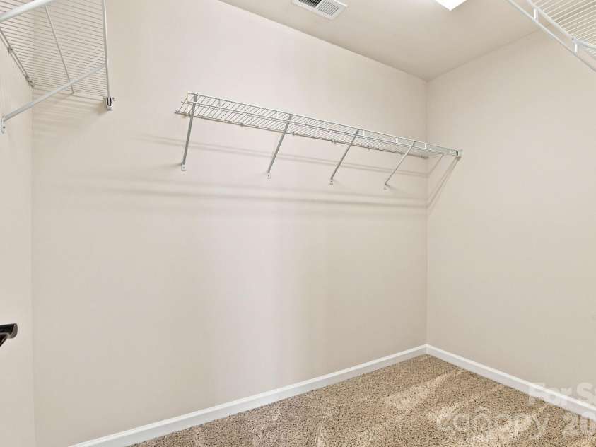 4148 Park South Station Boulevard, Charlotte, NC 28210.  MLS# CAR4406700, YatesRealty ID 41165. 