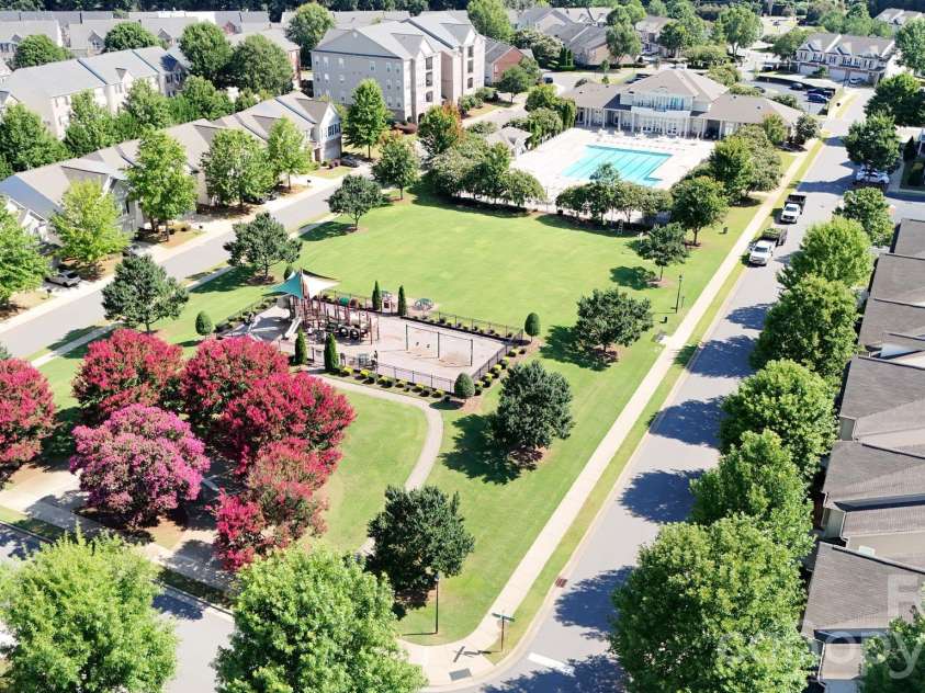 4148 Park South Station Boulevard, Charlotte, NC 28210.  MLS# CAR4406700, YatesRealty ID 41165. 