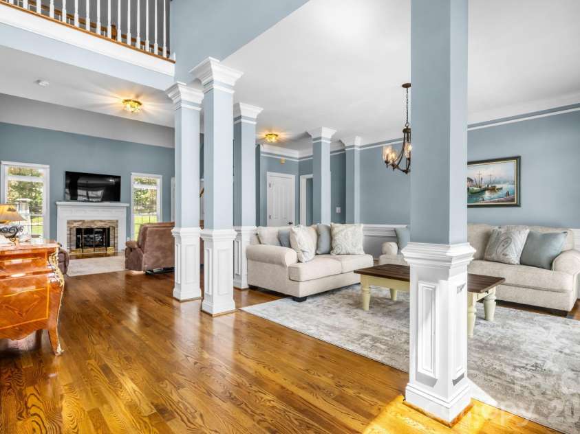 1025 Shore Drive, Hickory, NC 28601.  MLS# CAR4409107, YatesRealty ID 41168. 