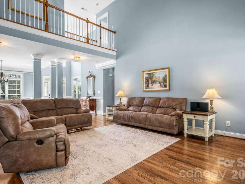 1025 Shore Drive, Hickory, NC 28601.  MLS# CAR4409107, YatesRealty ID 41168. 
