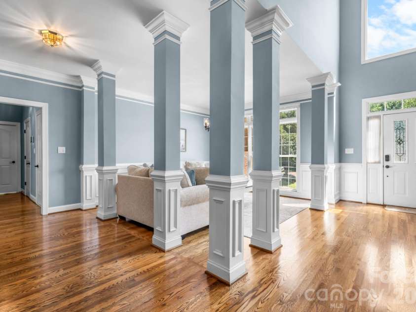 1025 Shore Drive, Hickory, NC 28601.  MLS# CAR4409107, YatesRealty ID 41168. 