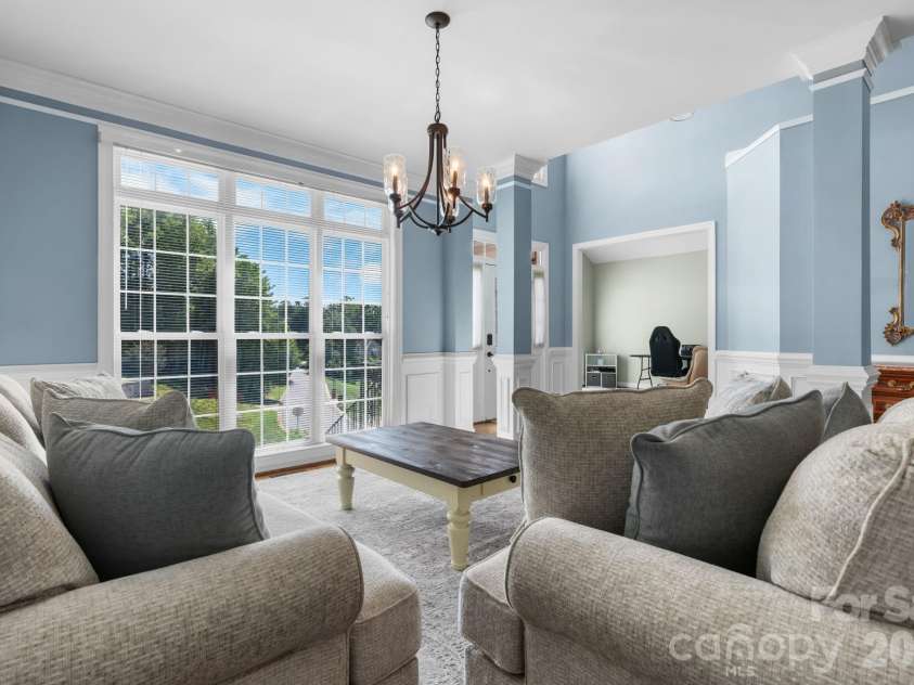 1025 Shore Drive, Hickory, NC 28601.  MLS# CAR4409107, YatesRealty ID 41168. 