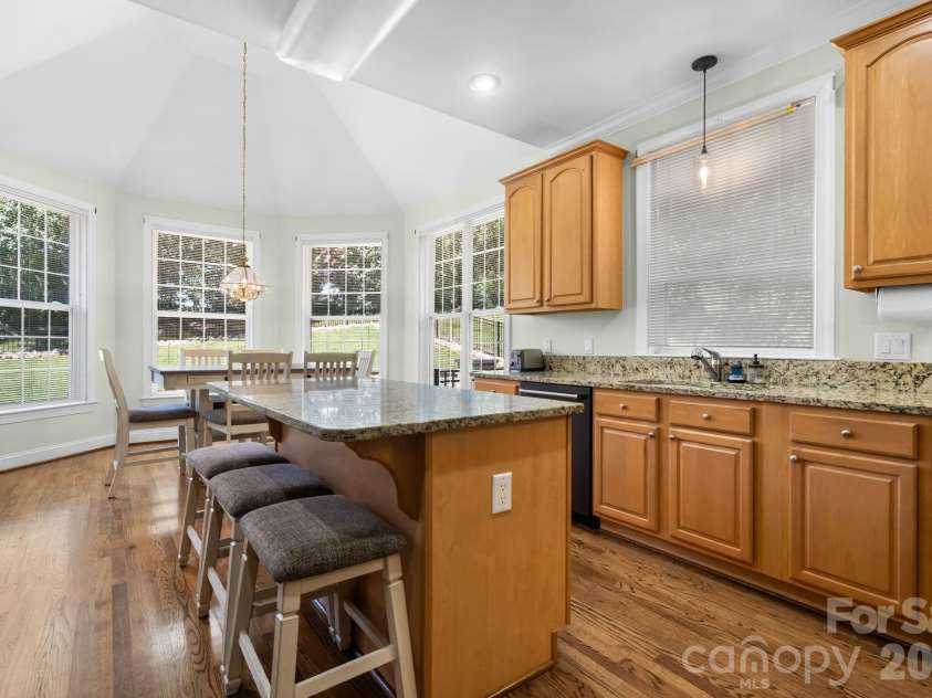 1025 Shore Drive, Hickory, NC 28601.  MLS# CAR4409107, YatesRealty ID 41168. 