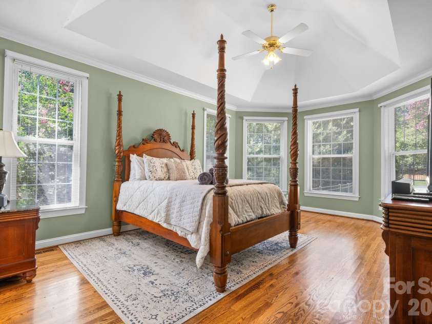 1025 Shore Drive, Hickory, NC 28601.  MLS# CAR4409107, YatesRealty ID 41168. 