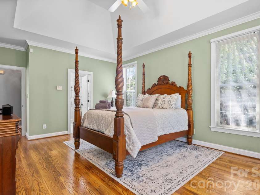 1025 Shore Drive, Hickory, NC 28601.  MLS# CAR4409107, YatesRealty ID 41168. 