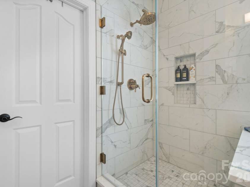 1025 Shore Drive, Hickory, NC 28601.  MLS# CAR4409107, YatesRealty ID 41168. 