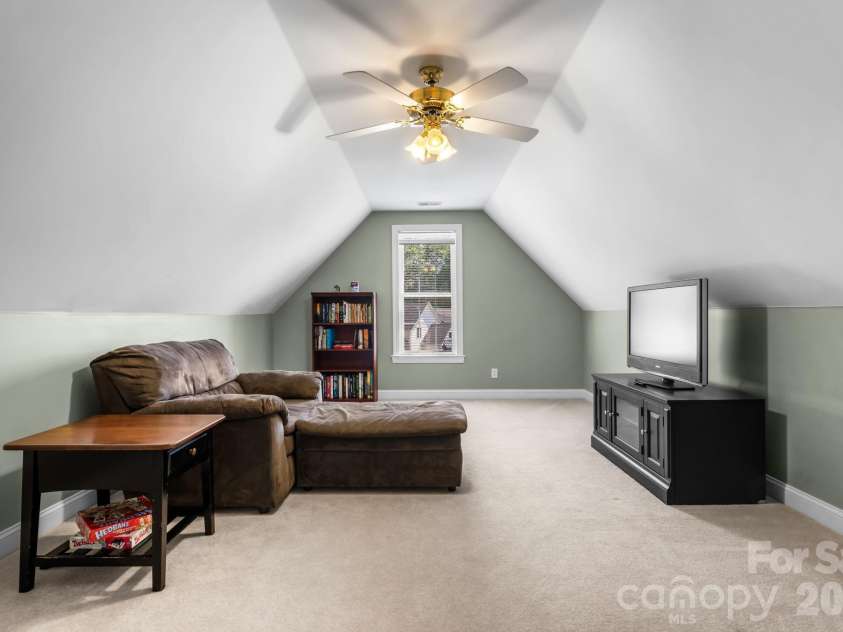 1025 Shore Drive, Hickory, NC 28601.  MLS# CAR4409107, YatesRealty ID 41168. 