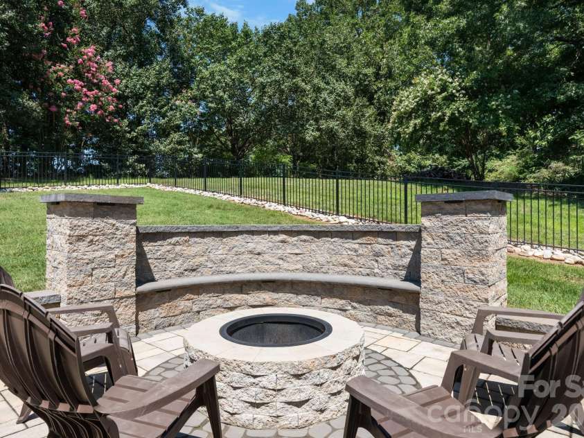 1025 Shore Drive, Hickory, NC 28601.  MLS# CAR4409107, YatesRealty ID 41168. 