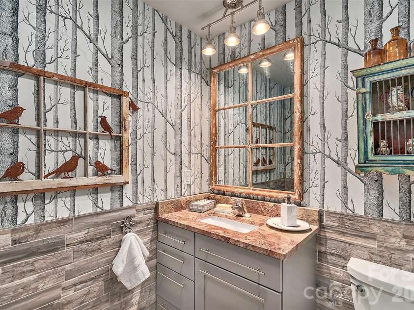 22 Bittersweet Lane, Asheville, NC 28805.  MLS# CAR4408538, YatesRealty ID 41169. HALF BATH MAIN