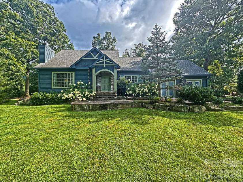 22 Bittersweet Lane, Asheville, NC 28805.  MLS# CAR4408538, YatesRealty ID 41169. HOME
