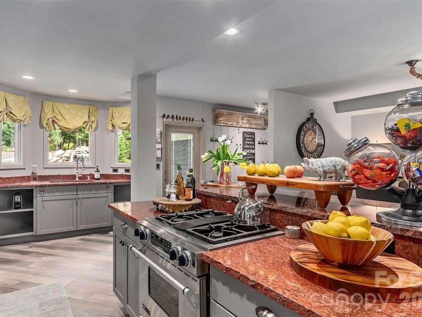 22 Bittersweet Lane, Asheville, NC 28805.  MLS# CAR4408538, YatesRealty ID 41169. KITCHEN