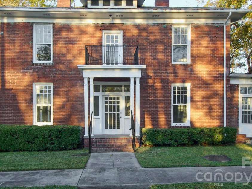 107 Pine Street, Chester, SC 29706.  MLS# CAR4353000, YatesRealty ID 4117. 